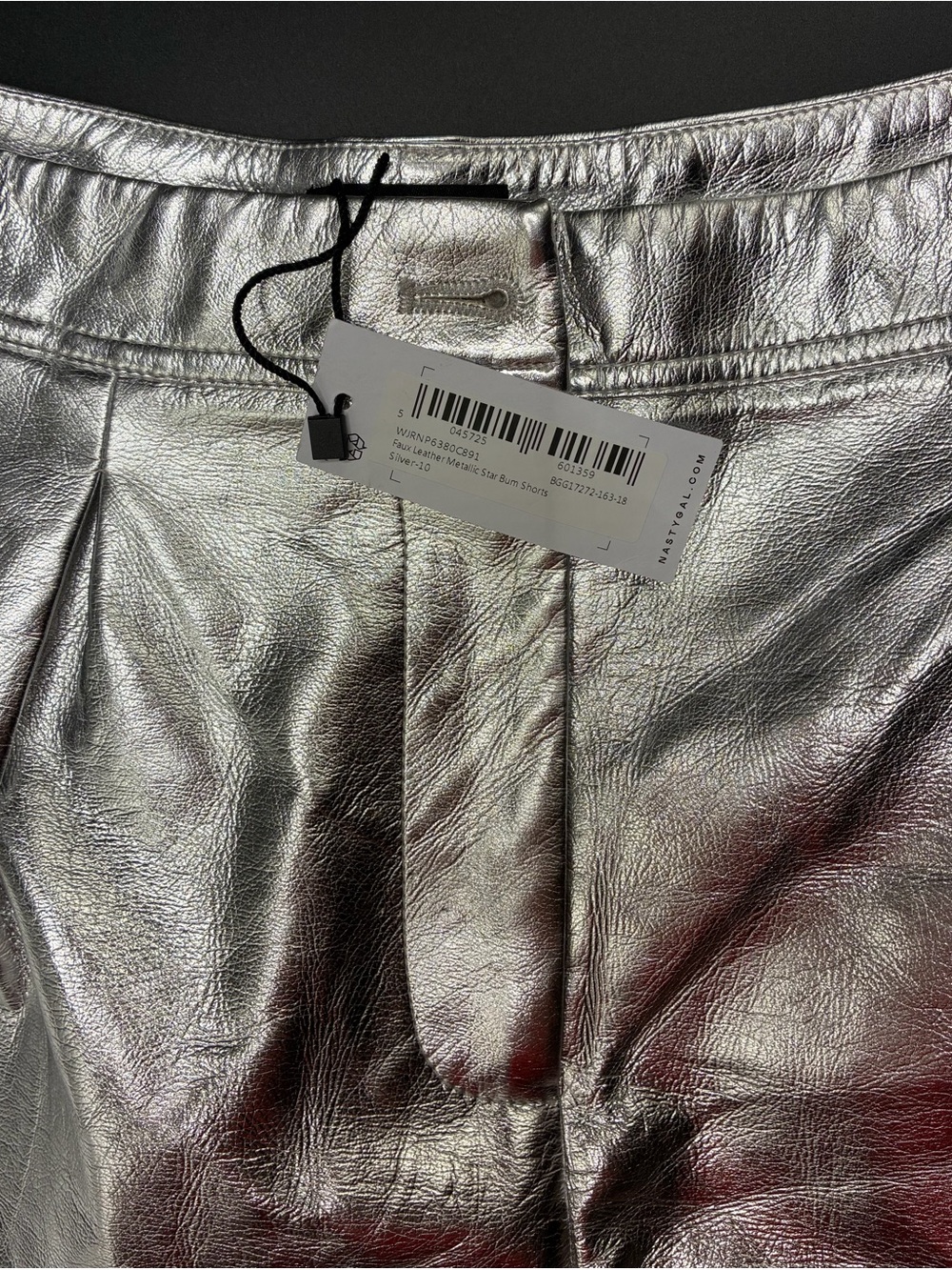Nasty Gal Silver Metallic Star Appliqué High-Waist Booty Shorts Size US 6 UK 10 - Picture 4 of 6